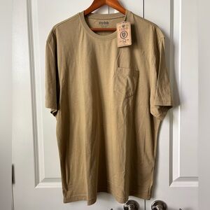 NWT Izod Luxury Sport Vintage Men’s SS Pocket Tee T-Shirt Sandstorm Size XL NEW